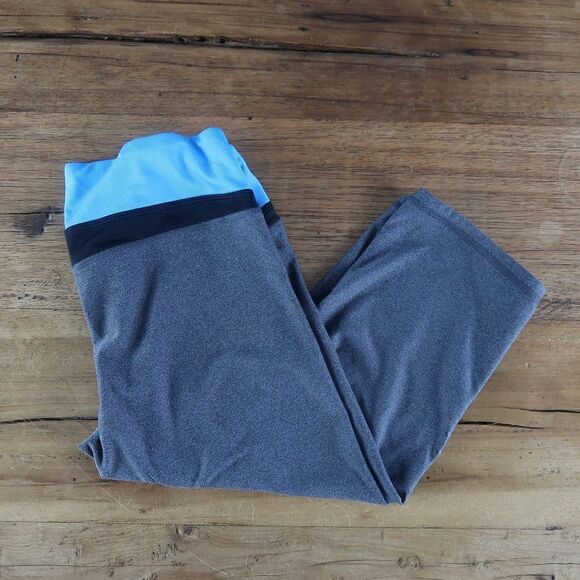 C9 BY CHAMPION GREY COLORBLOCK CAPRI LEGGINGS SIZE SMALL - Picture 1 of 8